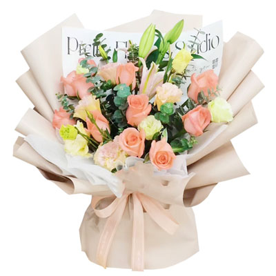 阳江11朵粉玫瑰百合，温暖与甜蜜